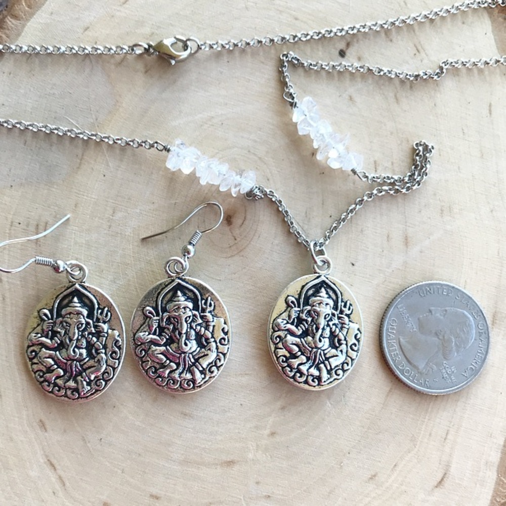 Crystal ganesh necklace earrings set . Crystal quartz chips silver Ganesh charms - Picture 3 of 7